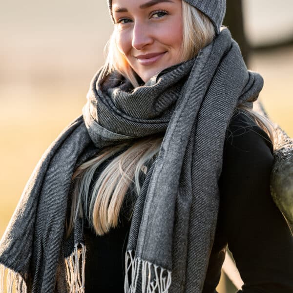 1841 toby scarf